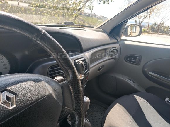 Sahibinden Renault Megane 1.6 Coupe Dynamique 2001 Model  273 km Lacivert