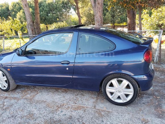 Sahibinden Renault Megane 1.6 Coupe Dynamique 2001 Model  273 km Lacivert