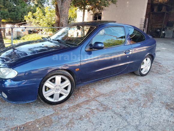 Sahibinden Renault Megane 1.6 Coupe Dynamique 2001 Model  273 km Lacivert