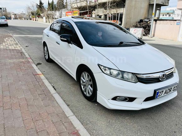 Sahibinden Honda Civic 1.6 Elegance 2013 Model  242.000 km Beyaz