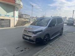 Sahibinden Citroen Berlingo 1.5 BlueHDI Shine Bold 2024 Model  30.000 km Gri (Gümüş)