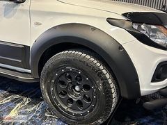 Mitsubishi L200 Çamurluk Dodik Seti / 2015-2019