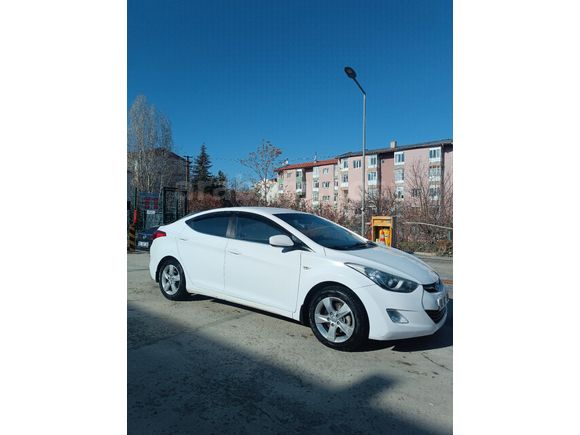 Sahibinden Hyundai Elantra 1.6 D-CVVT Style 2013 Model Beyaz