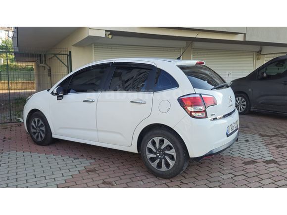 Bayan öğretmenden Citroen C3 otomatik dizel 