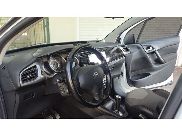 Bayan öğretmenden Citroen C3 otomatik dizel 