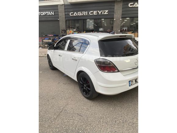 Sahibinden Opel Astra 1.3 CDTI Enjoy Plus 2012 Model  282.000 km Beyaz