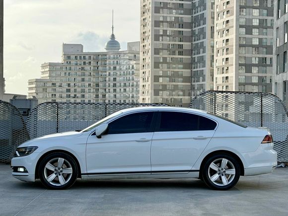 Galeriden Volkswagen Passat 1.6 TDi BlueMotion Impression 2017 Model İstanbul