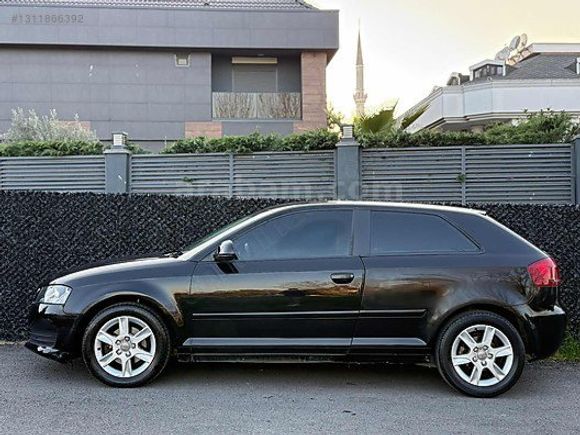 AUDİ A3 HATCHBACK 1.6 OTOMATİK EMSALSİZ FİYAT