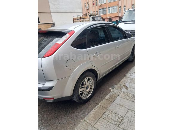 Sahibinden Ford Focus 1.6 Ghia 2008 Model  305.000 km Gri