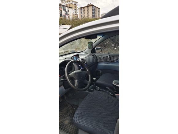 Sahibinden Mitsubishi Space Star 1.3 GLX 2000 Model