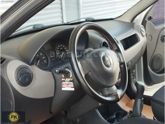 2009 model Dacia Sandero Benzin lpğ