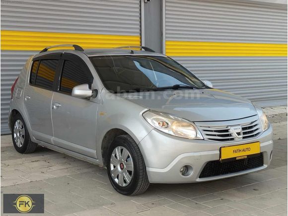 2009 model Dacia Sandero Benzin lpğ