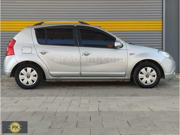 2009 model Dacia Sandero Benzin lpğ