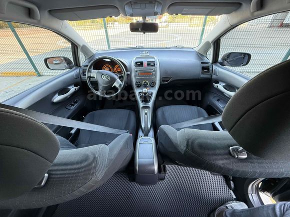 2. SAHİBİNDEN TOYOTA AURİS 
