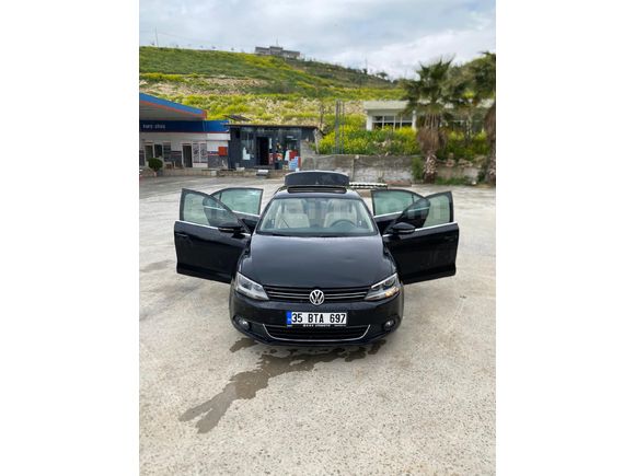 Sahibinden Volkswagen Jetta 1.6 TDi Highline 2012 Model  240.000 km Bej