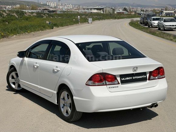 130 BİN KM OTOMATİK BEYAZ HONDA CIVIC İLK ELDEN ALINMA