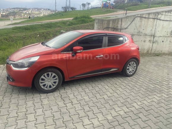Sahibinden Renault Clio 1.2 Joy 2015 Model  123.000 km Kırmızı
