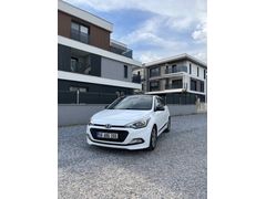 Sahibinden Hyundai i20 1.2 MPI Elite 2015 Model 
ulaşım açıklamada 