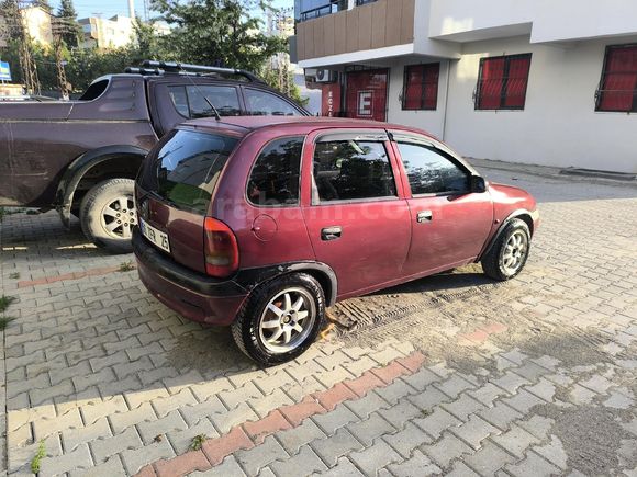 Memurdan 1997 model Opel Corsa 1.4 Swing