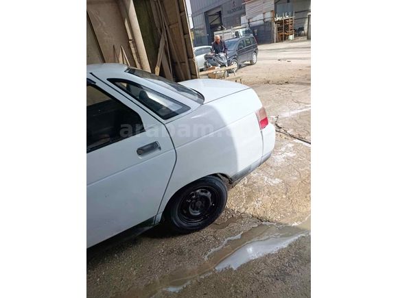 Sahibinden Lada Vega 1.5 2000 Model aciliyeti vardır bu temizlikte yok