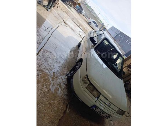 Sahibinden Lada Vega 1.5 2000 Model aciliyeti vardır