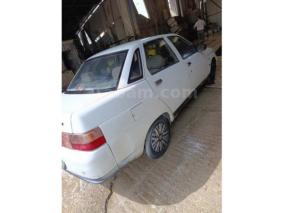 Sahibinden Lada Vega 1.5 2000 Model aciliyeti vardır bu temizlikte yok