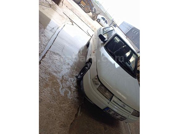 Sahibinden Lada Vega 1.5 2000 Model aciliyeti vardır bu temizlikte yok