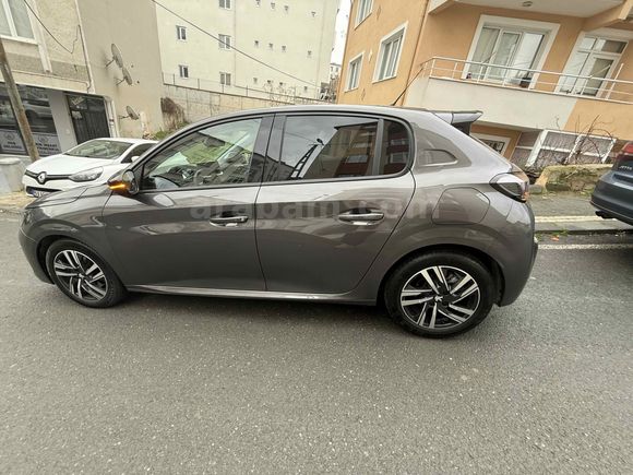 Sahibinden Peugeot 208 1.2 PureTech Allure Selection 2023 Model 