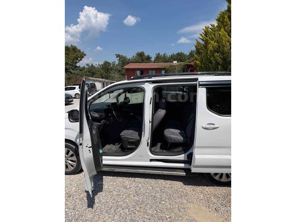 Sahibinden Opel Combo 1.5 CDTI Ultimate 2023 Model 