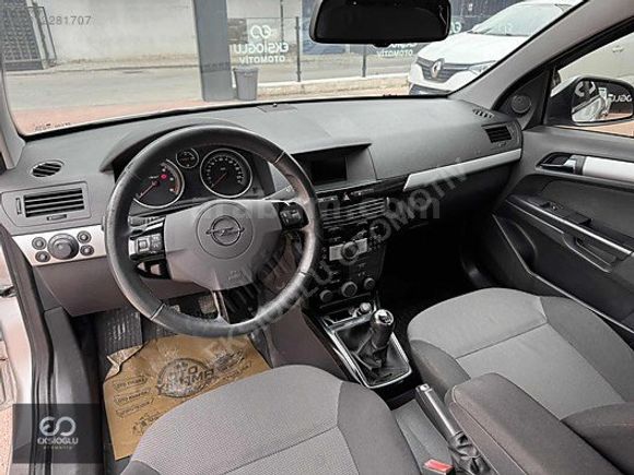%30 PEŞİNAT İLE 2011 MODEL 1.3 CDTI ASTRA SEDAN ENJOY PLUS