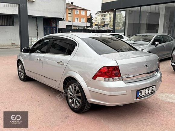 %30 PEŞİNAT İLE 2011 MODEL 1.3 CDTI ASTRA SEDAN ENJOY PLUS