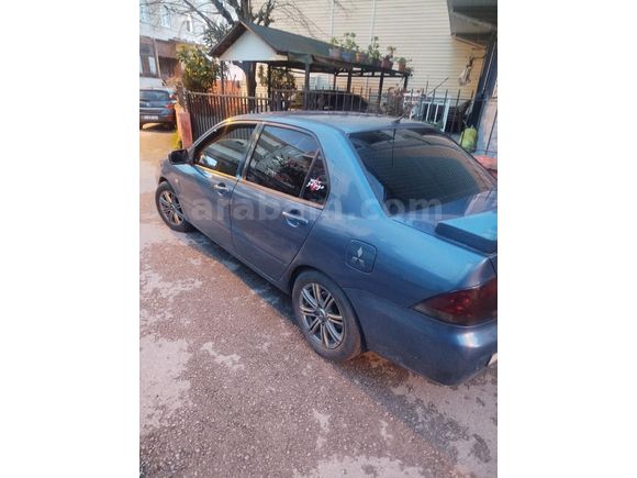 Sahibinden Mitsubishi Lancer 1.6 Comfort 2004 Model  285.000 km Lacivert