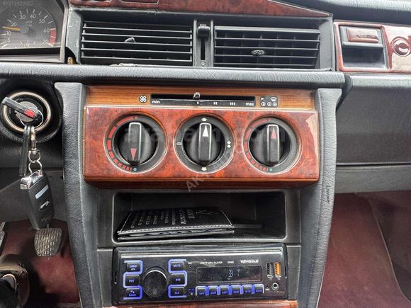 AKY AUTO'DAN MERCEDES 190 E K.KARTINA 12 TAKSİT SUNROFF LU