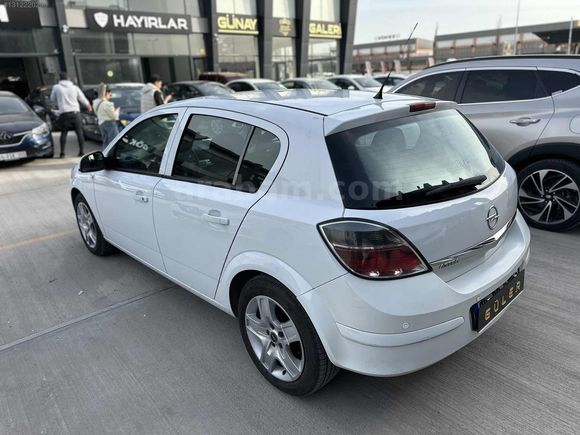 2012 OPEL ASTRA OTOMATİK KM 117 BİNDE BİR PARÇA HARİÇ HATASIIZ