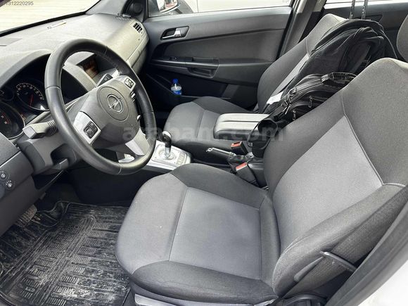2012 OPEL ASTRA OTOMATİK KM 117 BİNDE BİR PARÇA HARİÇ HATASIIZ