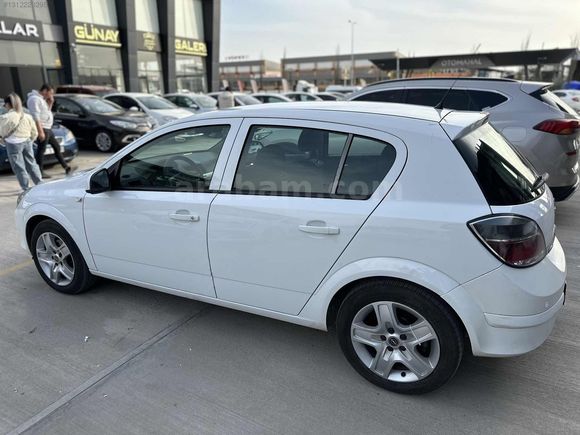 2012 OPEL ASTRA OTOMATİK KM 117 BİNDE BİR PARÇA HARİÇ HATASIIZ