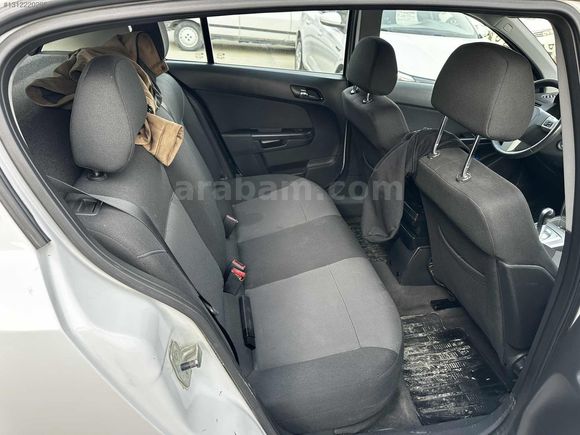 2012 OPEL ASTRA OTOMATİK KM 117 BİNDE BİR PARÇA HARİÇ HATASIIZ