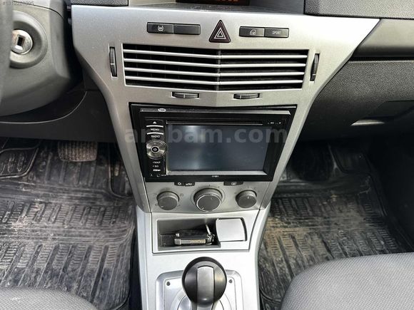 2012 OPEL ASTRA OTOMATİK KM 117 BİNDE BİR PARÇA HARİÇ HATASIIZ