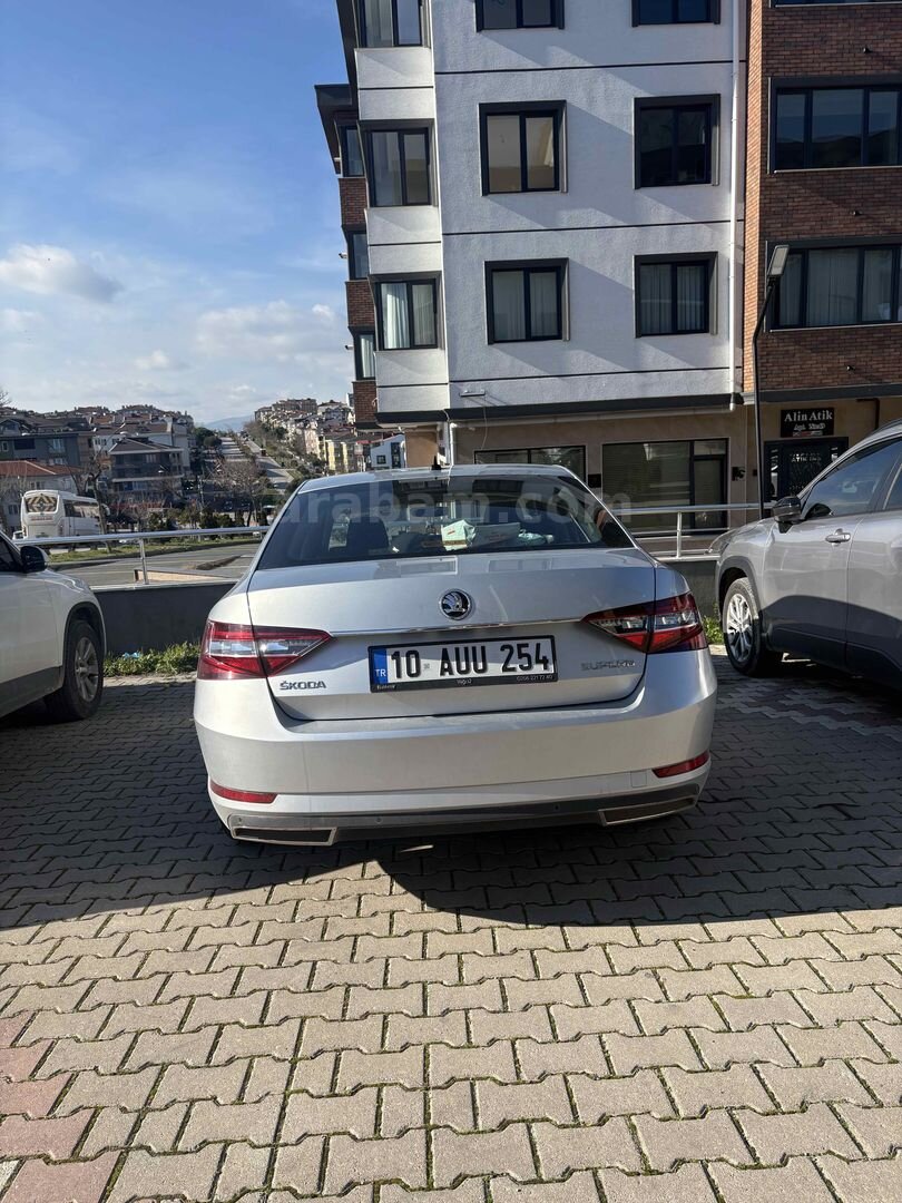 Sahibinden Skoda SuperB 1.6 TDI Style 2017 Model Balıkesir 115.000 km Gri 6