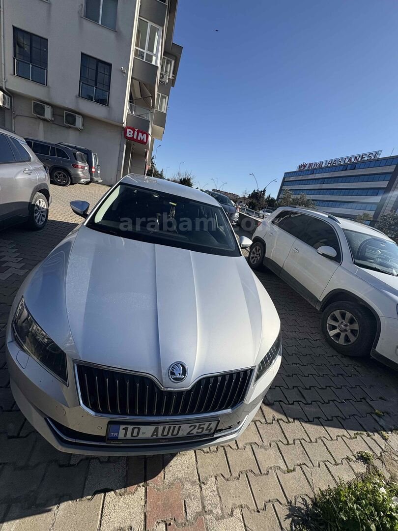 Sahibinden Skoda SuperB 1.6 TDI Style 2017 Model Balıkesir 115.000 km Gri 5