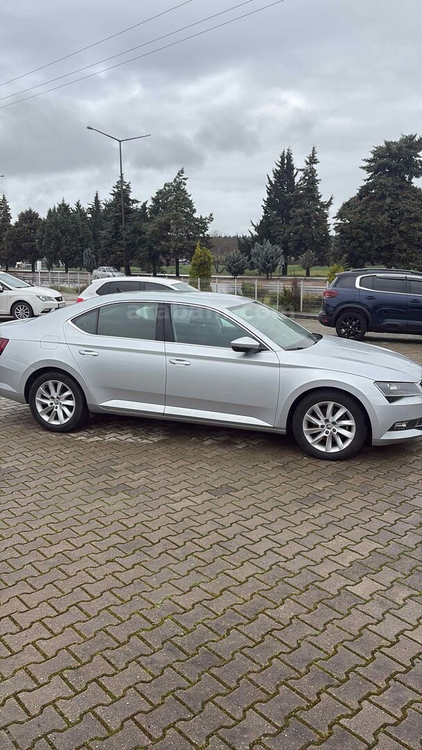 Sahibinden Skoda SuperB 1.6 TDI Style 2017 Model Balıkesir 115.000 km Gri 1