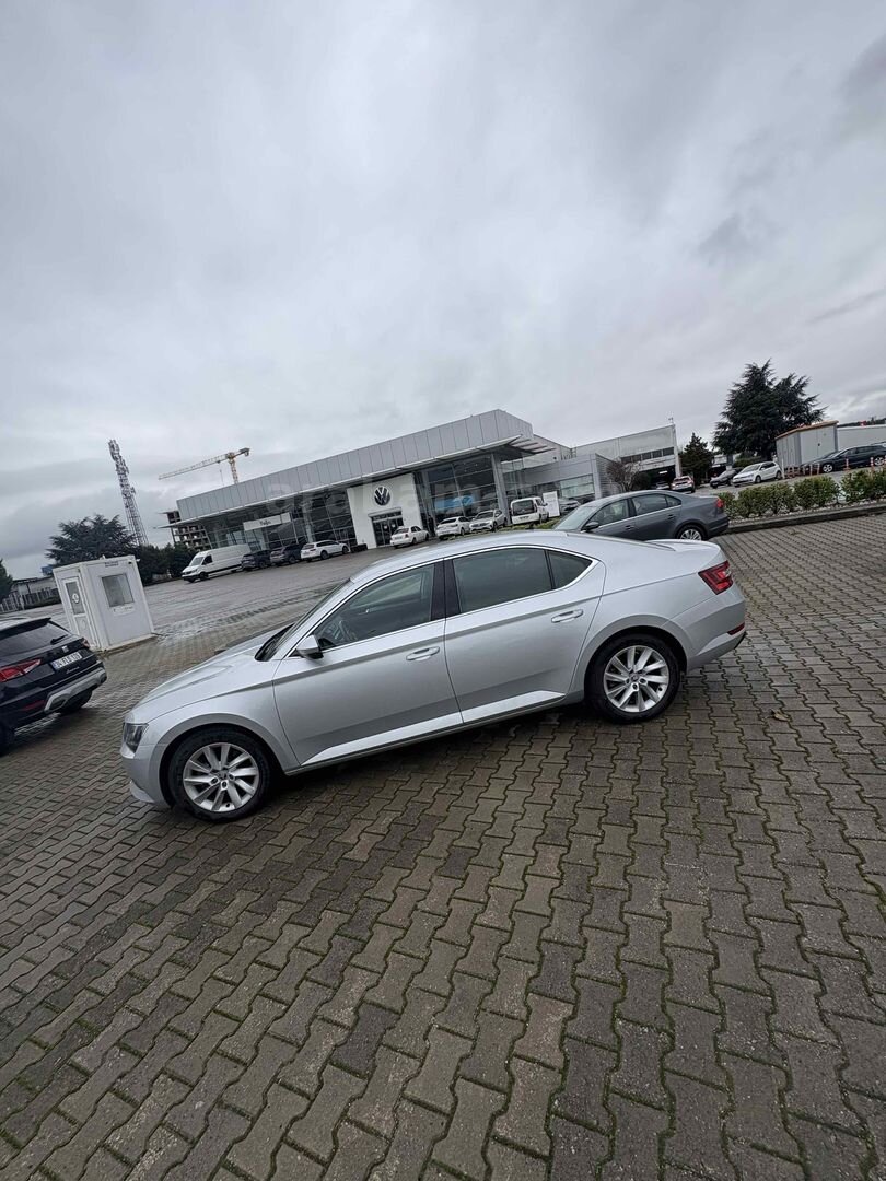 Sahibinden Skoda SuperB 1.6 TDI Style 2017 Model Balıkesir 115.000 km Gri 2