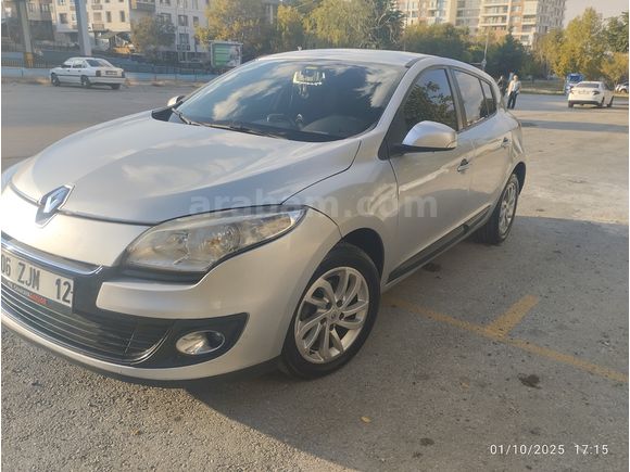 Megane 1.5 dCi Touch 2012 Model Otomatik Üst Model Takas Olur