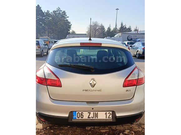 Megane 1.5 dCi Touch 2012 Model Otomatik Üst Model Takas Olur