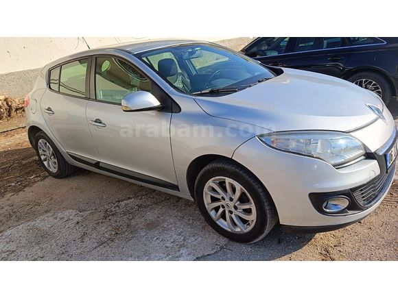 Megane 1.5 dCi Touch 2012 Model Otomatik Üst Model Takas Olur
