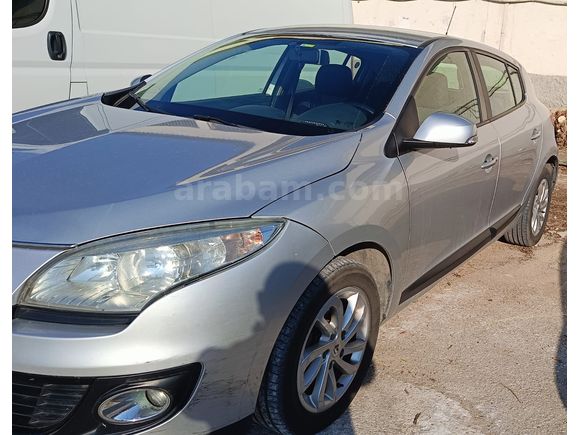 Megane 1.5 dCi Touch 2012 Model Otomatik Üst Model Takas Olur