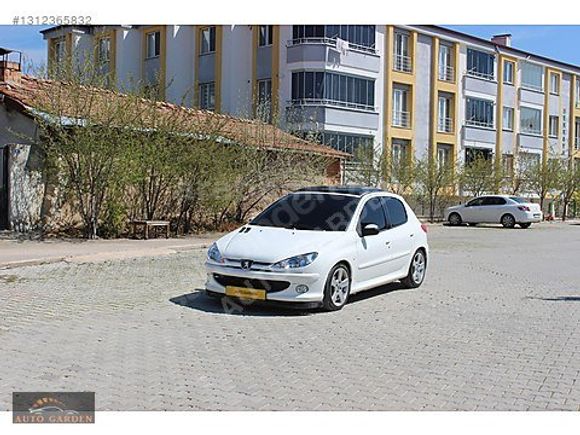 Galeriden Peugeot 206 1.4 XT 2000 Model Amasya 303.000 km Beyaz