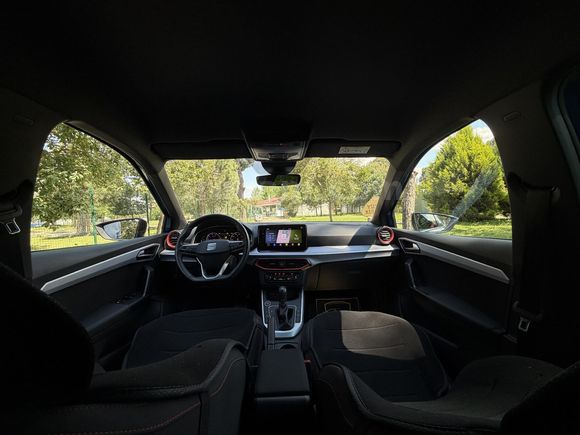 Aile aracı Seat Arona 1.5 EcoTSI FR Plus 2024 Model