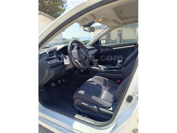 Honda Civic 1.6i VTEC Eco Elegance 2016 Model