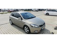 Sahibinden Kia Ceed 1.6 CRDi Motion 2012 Model  155000 km Gri (Gümüş)